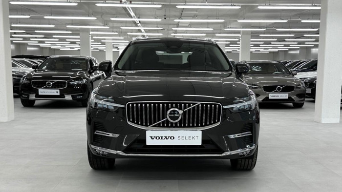 Volvo XC60 B5 AWD PLUS BRIGHT REZERVACE 2.0 Plus
