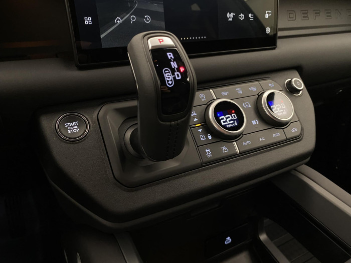 Land Rover Defender 110 D300 X-DYNAMIC SE AWD AUT 3.0 d Dynamic SE