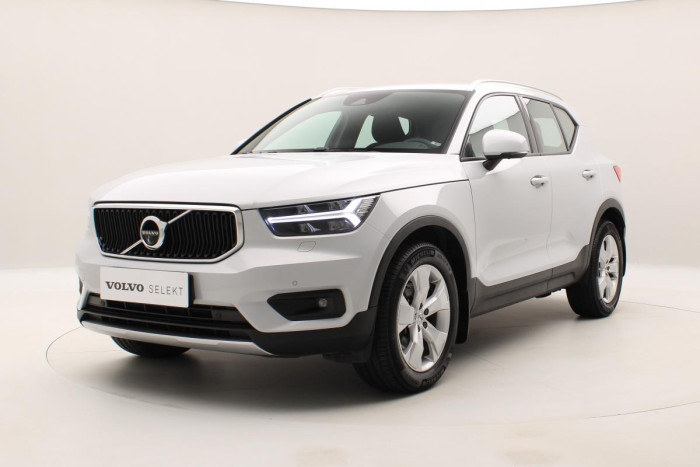 Volvo XC40 B4 MOMENTUM AUT REZERVACE 2.0 Momentum
