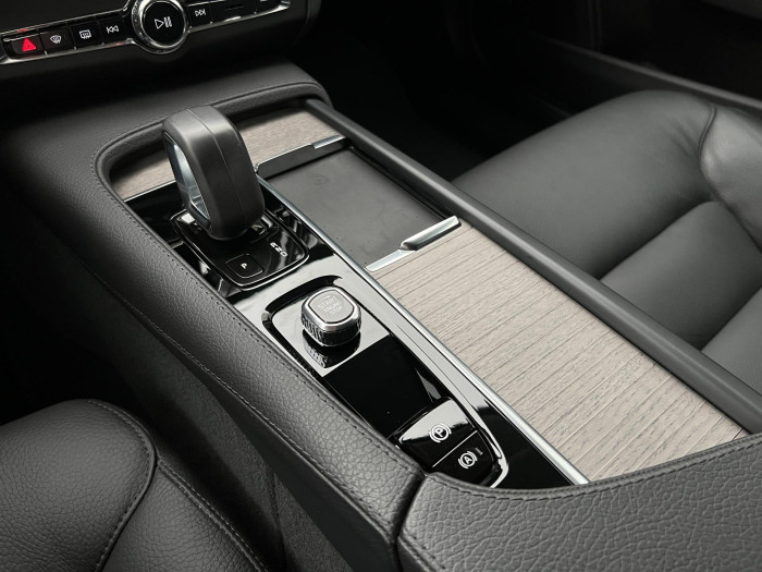 Volvo V90 CC B5 AWD PRO AUT CZ 2.0 CC CC