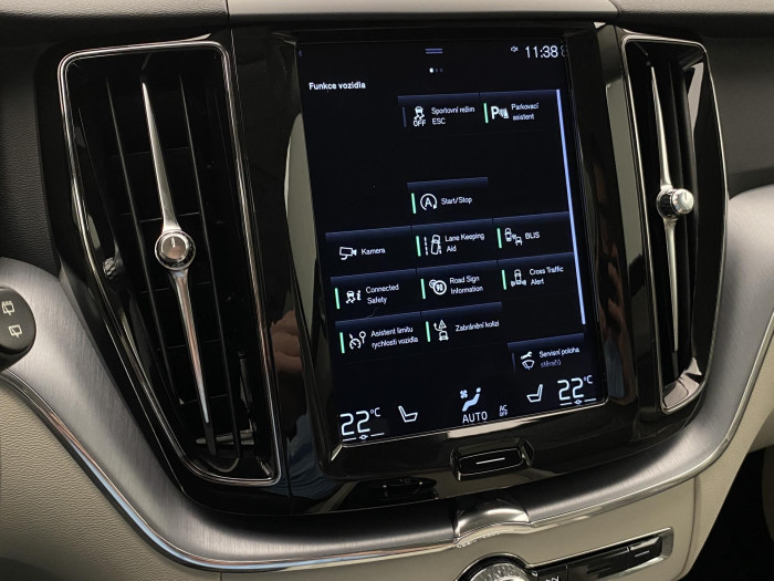 Volvo XC60 T5 AWD MOMENTUM AUT CZ 2.0 Momentum