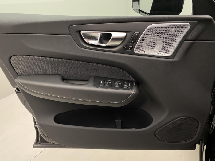 Volvo XC60 B5 AWD BLACK EDITION AUT 2.0 Edition