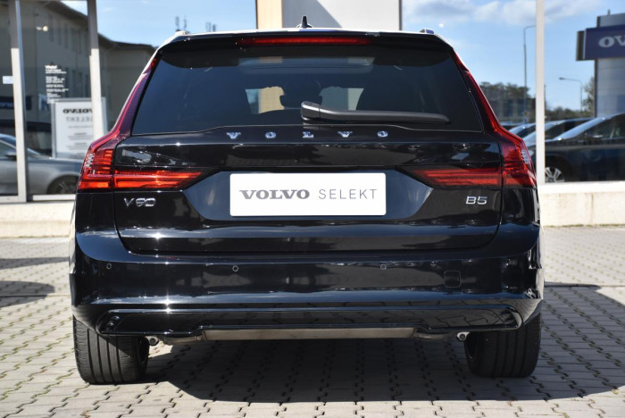 Volvo V90 B5 ULTIMATE DARK AUT 1.maj.