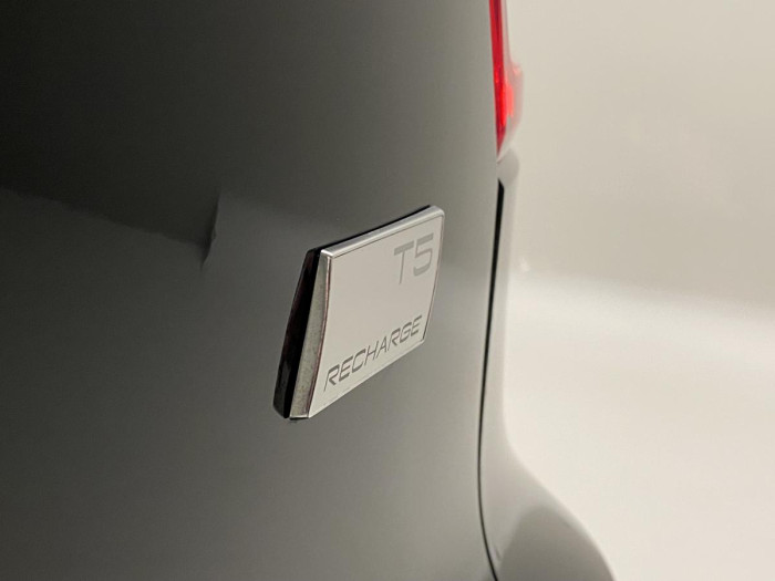 Volvo XC40 T5 ULTIMATE RECHARGE REZERVACE