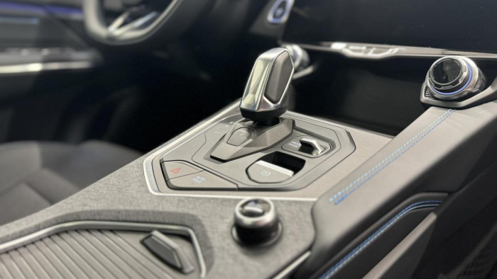 Lynk & Co 01 PHEV DCT AUT 1.maj.