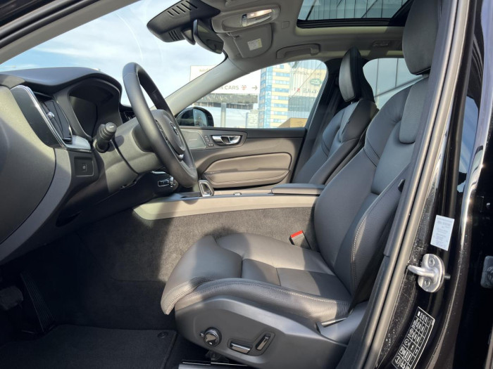 Volvo XC60 B4 AWD BRIGHT PLUS REZERVACE