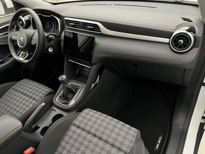MG ZS 1.5 ESSENTIAL PLUS CZ 1.maj.