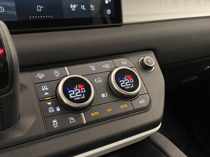 Land Rover Defender 110 D250 S AWD AUT CZ 7míst 3.0 d