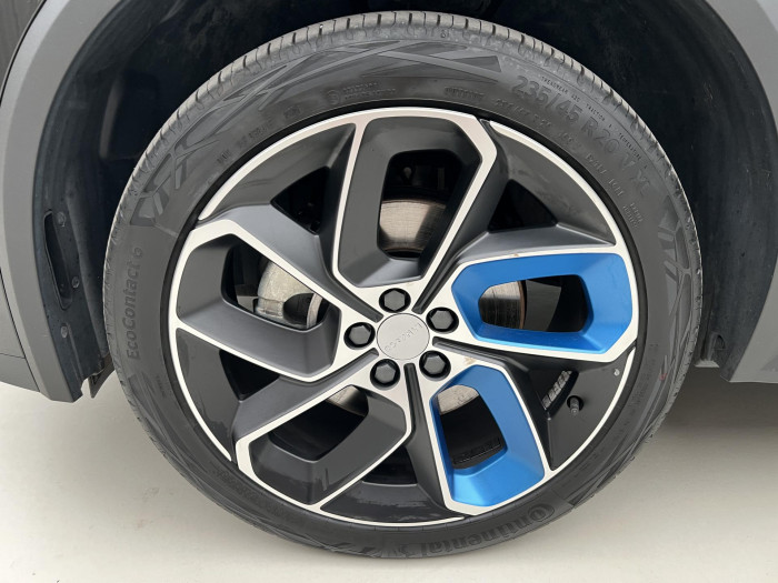 Lynk & Co 01 HEV DCT AUT