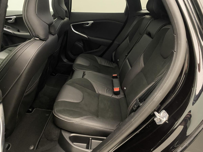Volvo V40 T3 R-DESIGN AUT 1.maj.