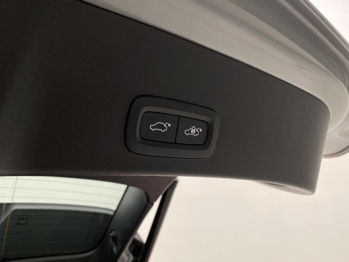 Volvo XC40 B3 DARK PLUS AUT CZ