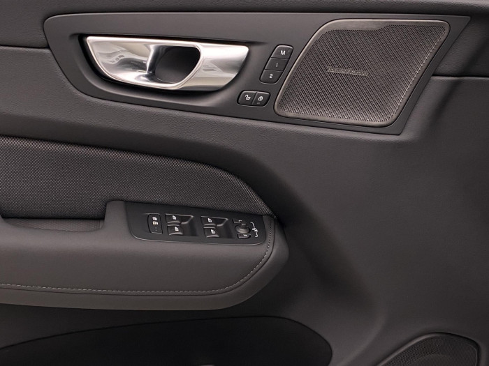 Volvo XC60 B5 AWD AUT PLUS BLACK EDITION