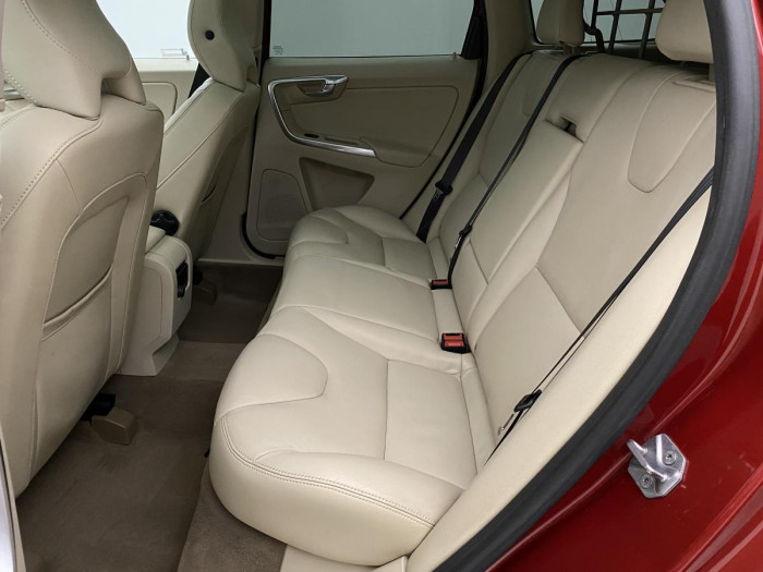 Volvo XC60 D4 AWD SUMMUM REZERVACE 2.4 d Summum