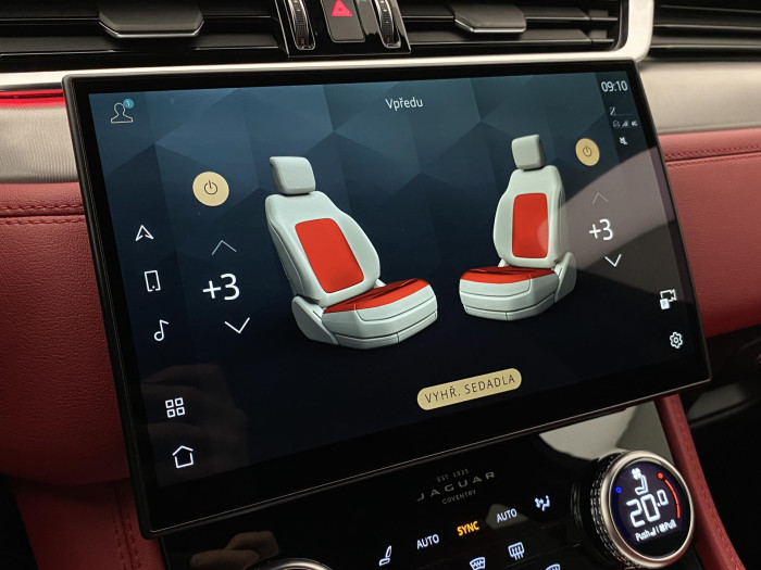 Jaguar F-Pace D300 S R-DYNAMIC AWD REZERVACE 3.0 d Dynamic