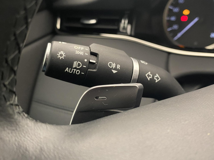 Land Rover Range Rover Evoque P200 R-DYNAMIC REZERVACE 2.0 Dynamic