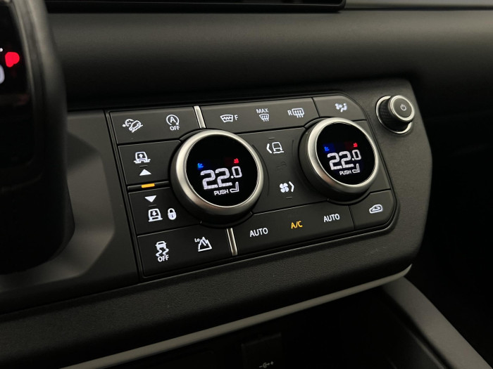 Land Rover Defender 110 D300 X-DYNAMIC 3.0 d Dynamic