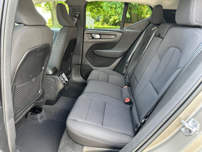 Volvo XC40 B4 AWD MOMENTUM ADVANCED 1.maj 2.0 Momentum