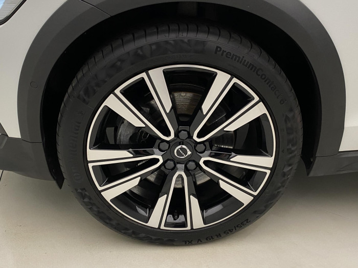 Volvo V60 CC D4 AWD PRO REZERVACE 2.0 d CC CC