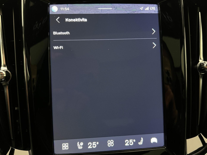 Volvo V60 B4 PLUS DARK AUT 1.maj.