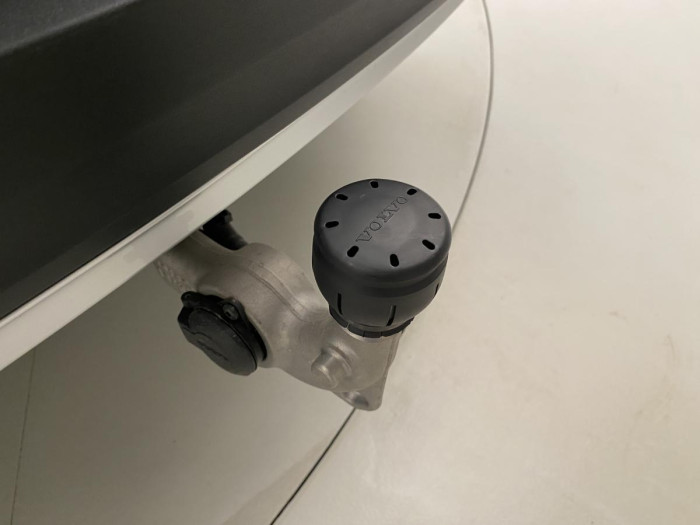 Volvo XC40 B4 MOMENTUM AUT REZERVACE 2.0 Momentum