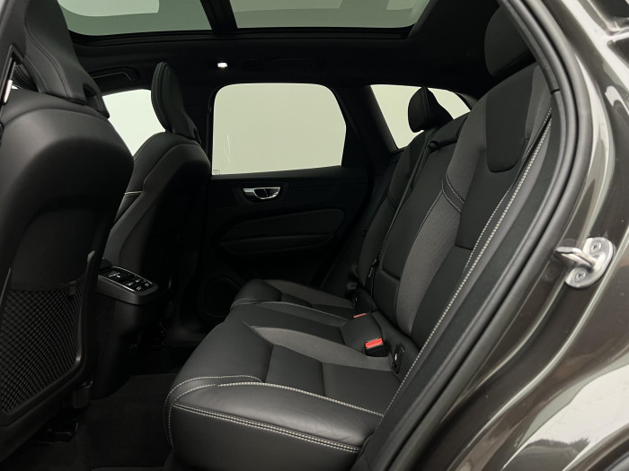 Volvo XC60 B5 AWD R-DESIGN AUT