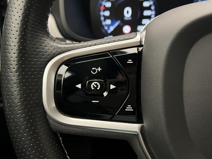 Volvo V90 T8 AWD RECHARGE R-DESIGN AUT