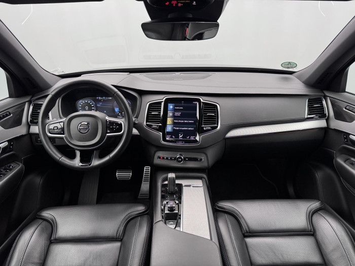 Volvo XC90 B5 AWD R-DESIGN REZERVACE