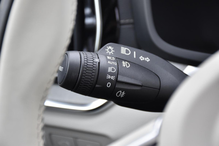 Volvo V60 T6 AWD RECHARGE REZERVACE