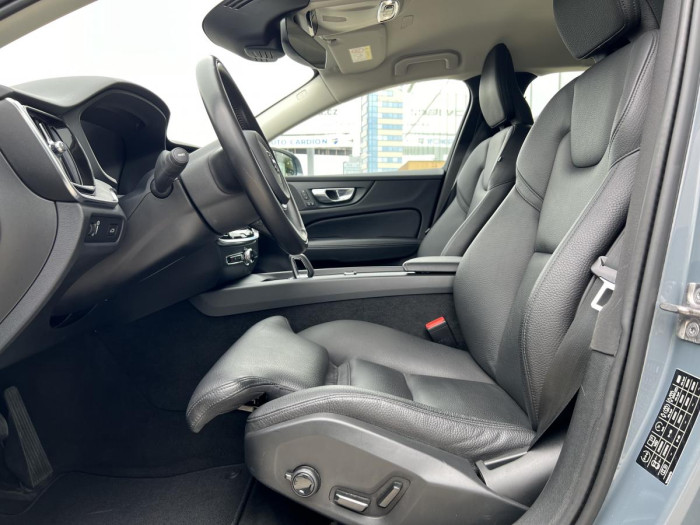 Volvo V60 CROSS COUNTRY B4 AWD Aut 1.maj