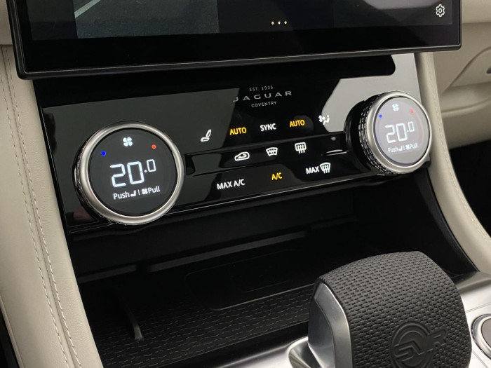 Jaguar F-Pace SVR 5.0 AWD AUT REZERVACE