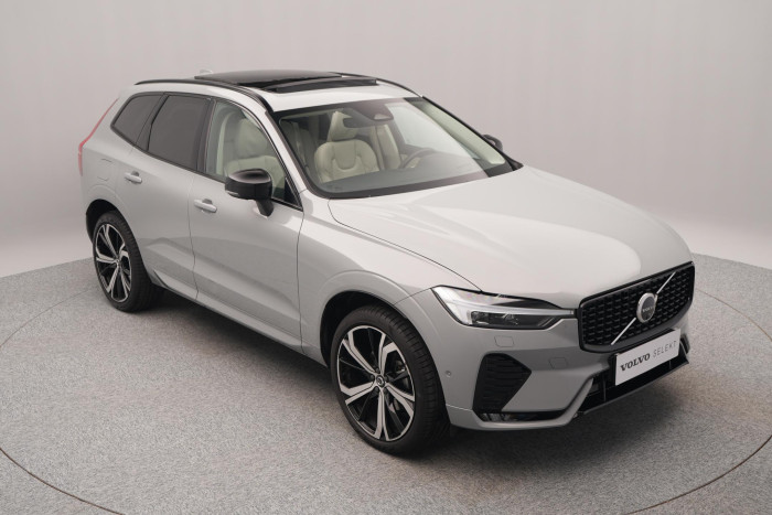 Volvo XC60 B5 AWD DARK ULTRA REZERVACE