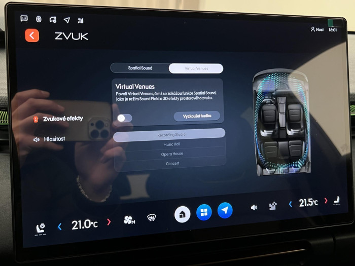 Lynk & Co 08 MORE PHEV