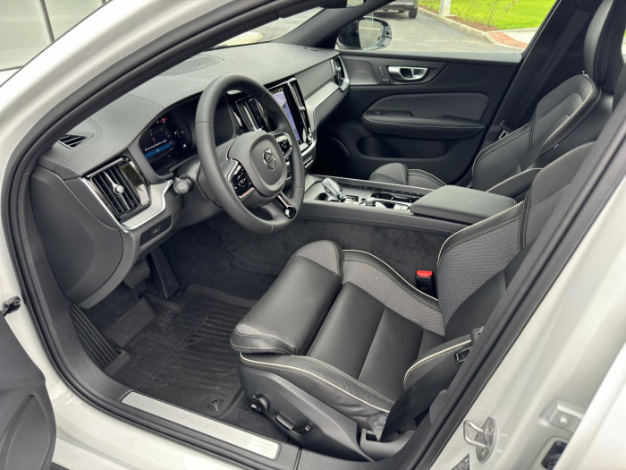 Volvo S60 B5 AWD AUT DARK ULTIMATE