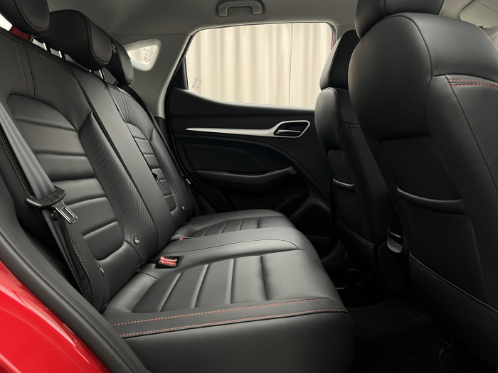 MG ZS 1.0T EXCLUSIVE AUT CZ 1.maj. 1.0 Exclusive