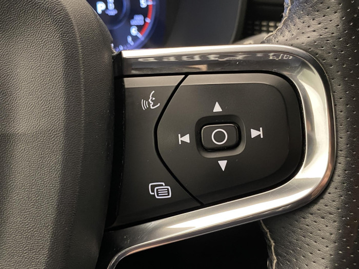 Volvo XC40 D4 AWD R-DESIGN AUT 2.0 d