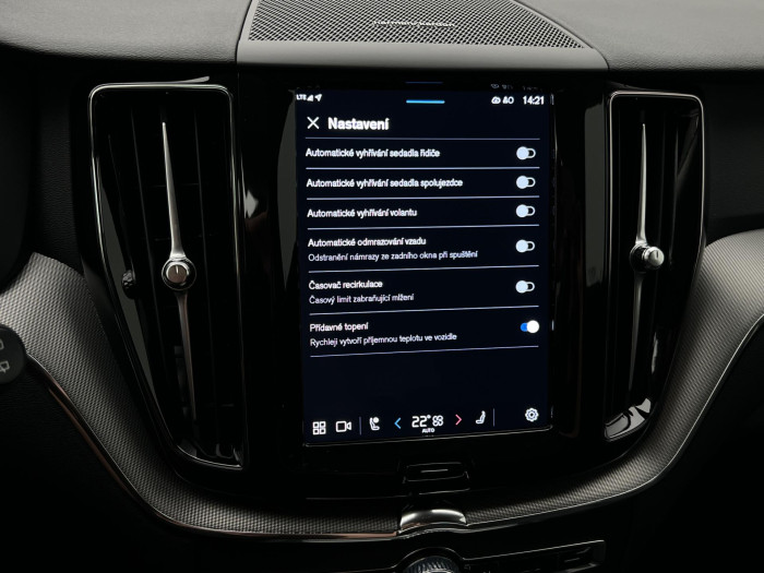 Volvo XC60 B4 AWD PLUS DARK AUT 1.maj.