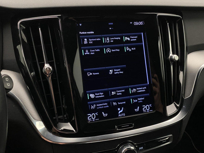 Volvo V60 B5 R-DESIGN AUT CZ