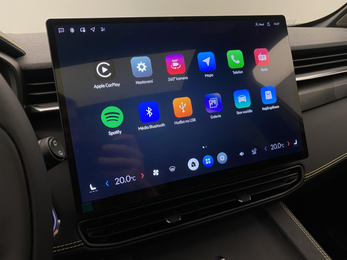 Lynk & Co 01 01 MORE PHEV