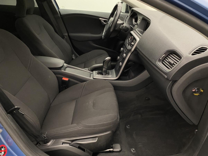 Volvo V40 T2 NEZÁVISLÉ TOPENÍ REZERVACE