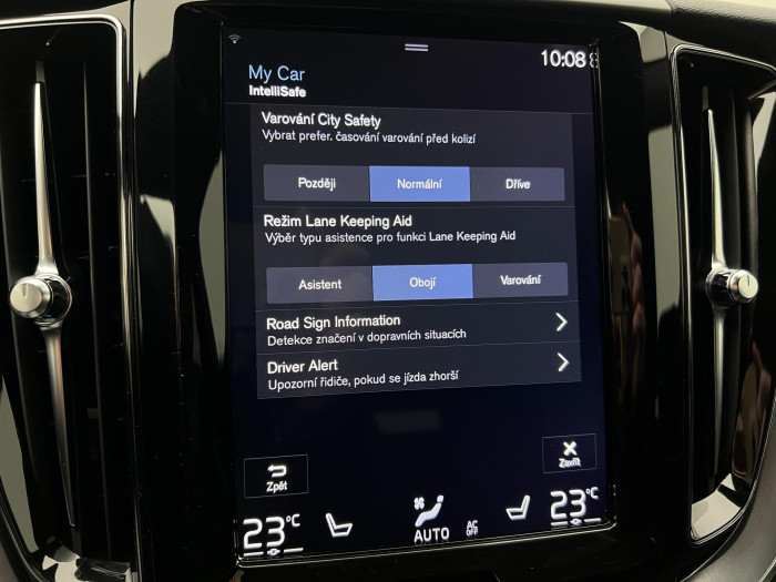 Volvo XC60 T5 AWD MOMENTUM PRO AUT CZ 2.0 Momentum