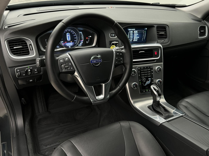 Volvo V60 D4 SUMMUM AUT 2.0 d Summum