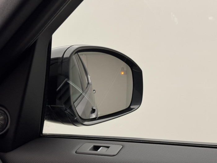 Land Rover Discovery D250 R-DYNAMIC SE REZERVACE 3.0 d Dynamic SE