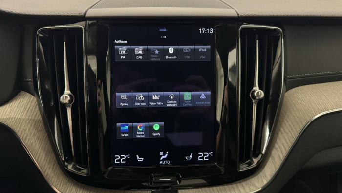 Volvo XC60 B5 AWD INSCRIPTION REZERVACE