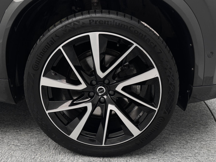 Volvo XC90 B5 AWD PLUS DARK CZ 1.maj