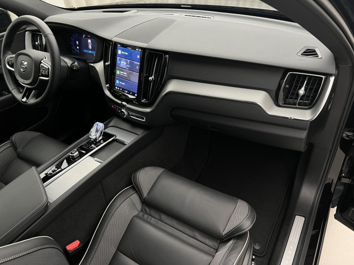 Volvo XC60 B5 AWD BLACK EDITION PLUS AUT