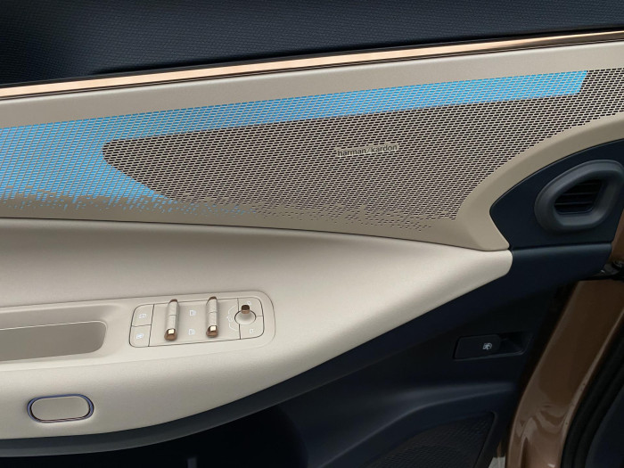 Lynk & Co 08 MORE PHEV