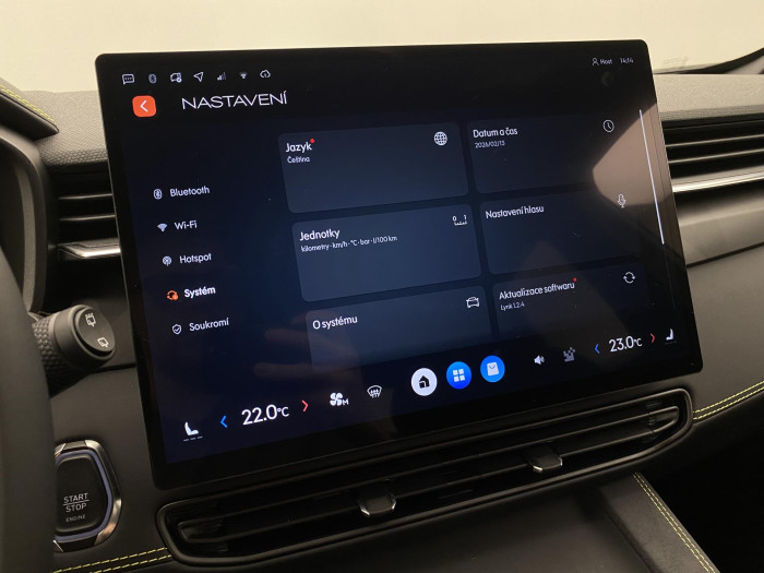 Lynk & Co 01 01 CORE PHEV