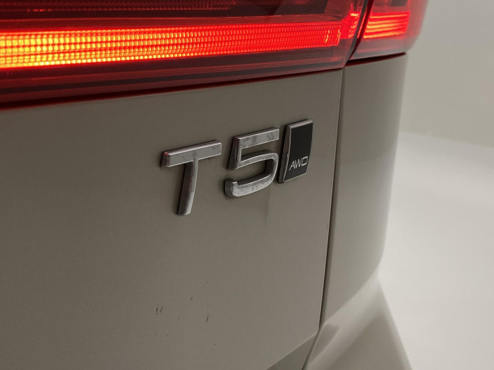 Volvo XC60 T5 AWD MOMENTUM AUT 2.0 Momentum