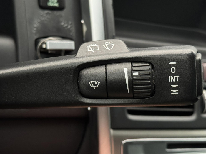 Volvo XC60 D3 AWD MOMENTUM CZ 1.maj 2.4 d Momentum