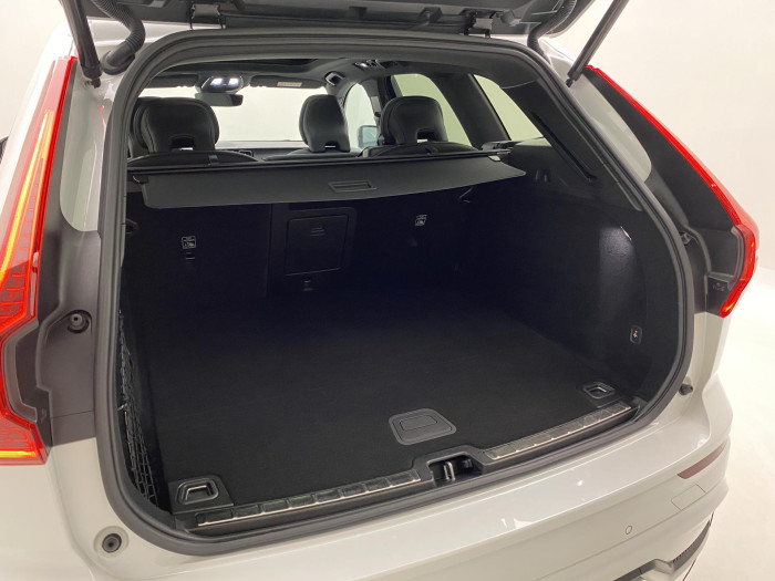 Volvo XC60 T6 AWD PLUG-IN DARK PLUS AUT